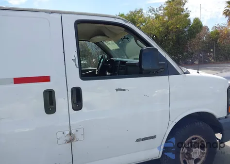 2006 Chevrolet Express Work Van z USA, uszkodzony, nr VIN 1GCGG25V461116699